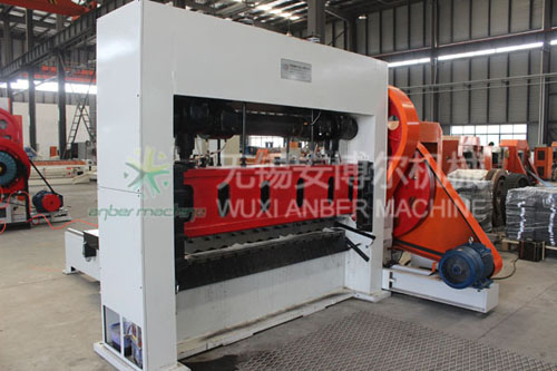 Expanded metal lath machine